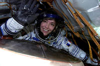  Claudie Haigneré dans le Soyouz pour sa mission Andromède (2001). 