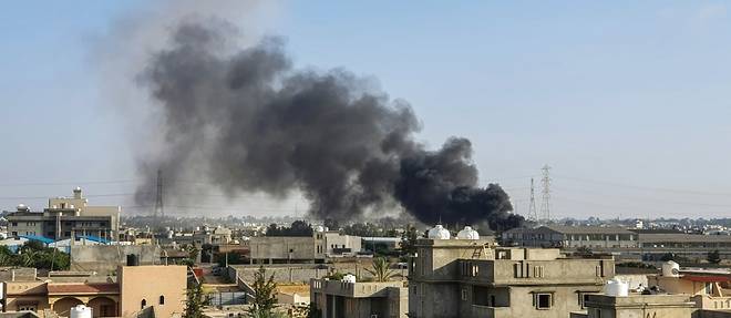Libye: 42 civils tues dans un raid aerien sur une ville du sud