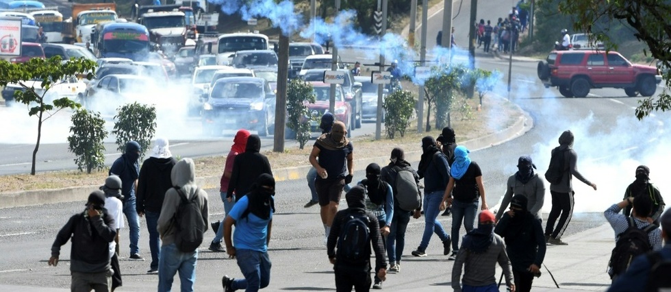 Honduras: affrontements lors d'une manifestation d'etudiants contre le president