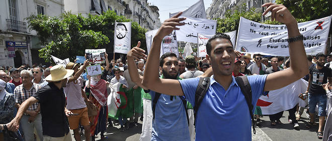 Depuis fevrier, les etudiants algeriens ne lachent rien.