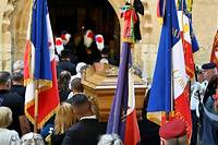 Mort du maire de Signes: Macron promet une r&eacute;ponse &quot;sans complaisance&quot; aux incivilit&eacute;s