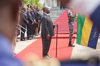 Pour la f&ecirc;te nationale, les Gabonais viennent voir leur pr&eacute;sident de leurs propres yeux