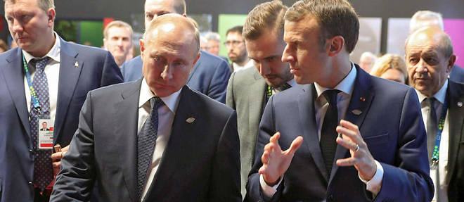 Macron et Poutine lors du sommet du G20 le 30 novembre 2018. 