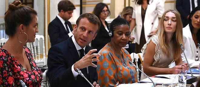 Nadia Murad et Denis Mukwege, co-laureats du prix Nobel de la Paix 2018, ainsi que Phumzile Mlambo-Ngcuka, directrice executive de l'ONU Femmes et membre de ce conseil consultatif, se rendront a Biarritz pour << interpeller les chefs d'Etat des pays du G7 >>.