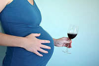  Santé Publique France vient d’annoncer le lancement, dès lundi et pour tout le mois de septembre, d’une nouvelle campagne d’information pour promouvoir le message « Par précaution, zéro alcool pendant la grossesse ». 