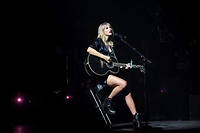  Taylor Swift en version acoustique lors de son concert a L'Olympia, le 9 septembre 2019 a Paris. 