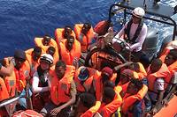 Le nouveau gouvernement italien accepte que l'Ocean Viking d&eacute;barque les migrants secourus