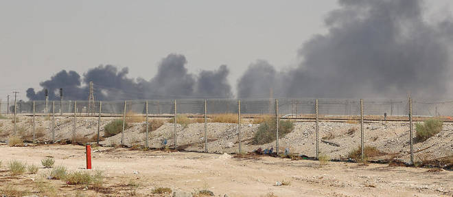 Une attaque de drones revendiquee par les rebelles yemenites a provoque samedi des incendies dans deux installations petrolieres du groupe Aramco en Arabie saoudite.