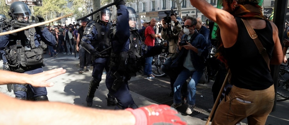 David Contre Goliath Une Poignée De Gilets Jaunes Dans