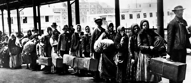 Immigrants on Ellis Island reception centre; New York City; 1902