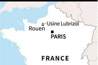 Incendie dans une usine Seveso &agrave; Rouen: les habitants de 12 communes invit&eacute;s &agrave; rester chez eux