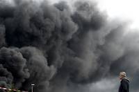 Incendie &agrave; Rouen: feu ma&icirc;tris&eacute;, les habitants de retour chez eux