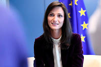 Jeune et b&ucirc;cheuse&hellip; Mariya Gabriel, la commissaire qui monte &agrave; l'UE