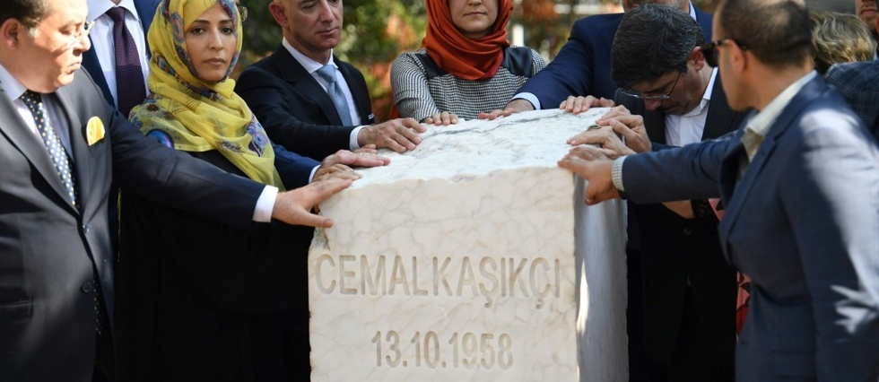 Une stele commemorative pour Khashoggi devant le consulat saoudien a Istanbul