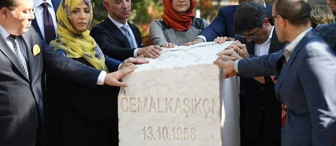 Une stele commemorative pour Khashoggi devant le consulat saoudien a Istanbul