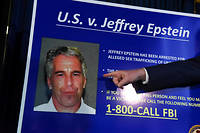  Le suicide d'Epstein intervient moins d'un mois après une première tentative ratée, qui remonte au 23 juillet. 