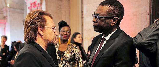 De nombreuses personnalites du monde artistique ont fait le deplacement de Lyon pour le Fonds mondial de lutte contre le sida, la tuberculose et le paludisme : ici, Bono et Youssou N'Dour le 9 octobre 2019.