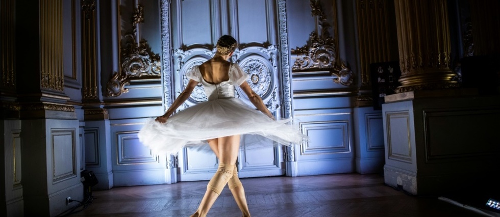 Au musee d'Orsay a Paris, les ballerines "s'echappent" des toiles de Degas
