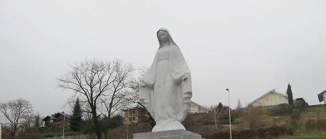 En 2014, la justice avait ordonne le deplacement de la Vierge de Publier (photo) en Haute-Savoie.