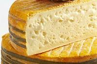 Livarot, fromage à pâte molle et à croûte lavée.