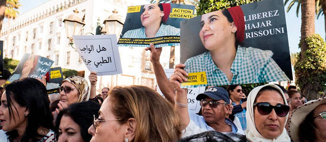 Manifestation, mercredi 2 octobre 2019 devant le Parlement a Rabat, en soutien aux inculpes dans l'affaire Hajar Raissouni. 