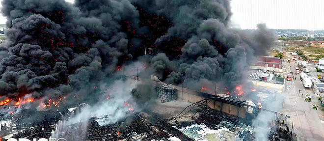 L'usine Lubrizol de Rouen, ravagee par un incendie le 27 septembre 2019.