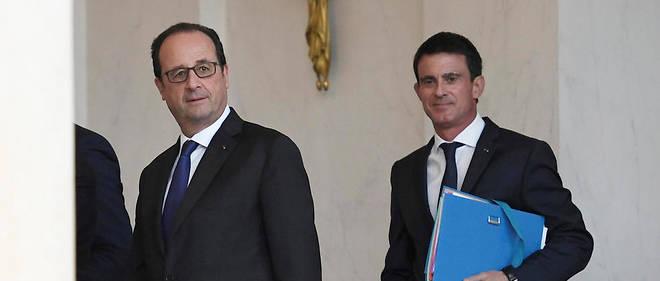 Francois Hollande et Manuel Valls sur le perron de l'Elysee le 23 novembre 2016.  