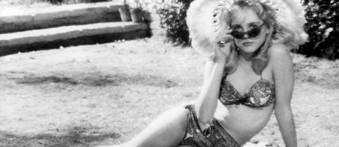 En 1962, Stanley Kubrick adapte << Lolita >>. Declarer que le roman de Nabokov prend un pedophile pour personnage principal n'ote rien a la complexite ni a la beaute du texte, souligne Laure Murat.