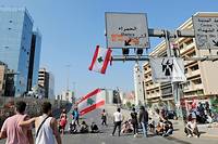 Liban: les manifestants maintiennent la pression en vue d'un nouveau gouvernement