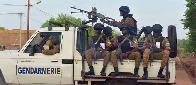 Toute la region sahelienne, notamment le Mali et le Niger, voisins du Burkina, est affectee par les violences de groupes djihadistes. 