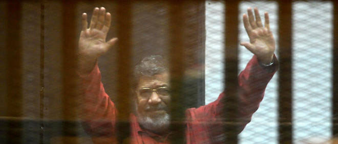 L'ancien president egyptien Mohamed Morsi avait ete condamne a un total de 45 ans de prison dans deux affaires.