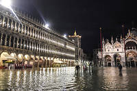 Italie&nbsp;: Venise touch&eacute;e par une mar&eacute;e haute historique