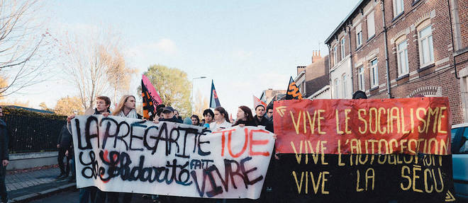 Des etudiants manifestent a Lille le 12 novembre 2019.