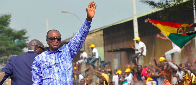 Le president Alpha Conde ne semble pas vouloir se passer d'un troisieme mandat, tres conteste par la rue guineenne.