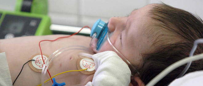 Environ 480 000 bebes de moins de 2 ans seraient touches par la bronchiolite chaque annee en France. 