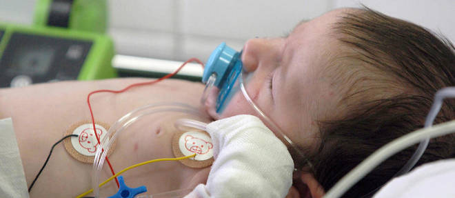 Environ 480 000 bebes de moins de 2 ans seraient touches par la bronchiolite chaque annee en France. 