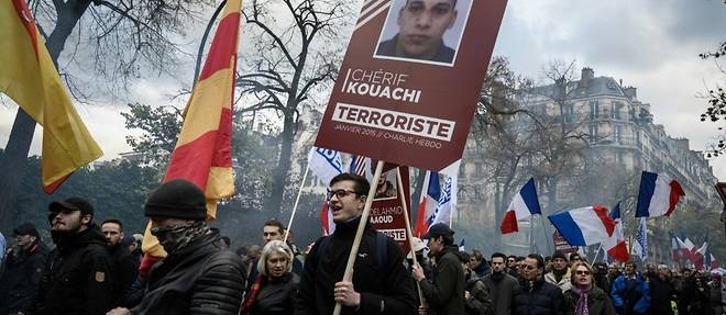 A Paris, plusieurs centaines d'"identitaires" manifestent "contre l'islamisme"