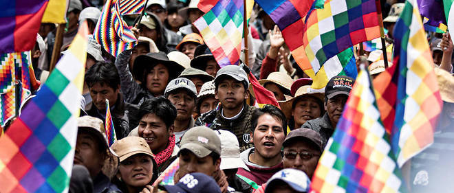 El Alto compte un million d'habitants, la manifestation ne les  represente certes pas tous. Mais ici, ils sont surs que le depart d'Evo Morales, le 10 novembre, fut un coup d'Etat.