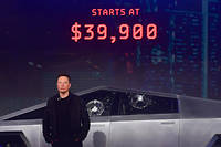 Elon Musk casse les vitres de son futur pick-up blind&eacute;