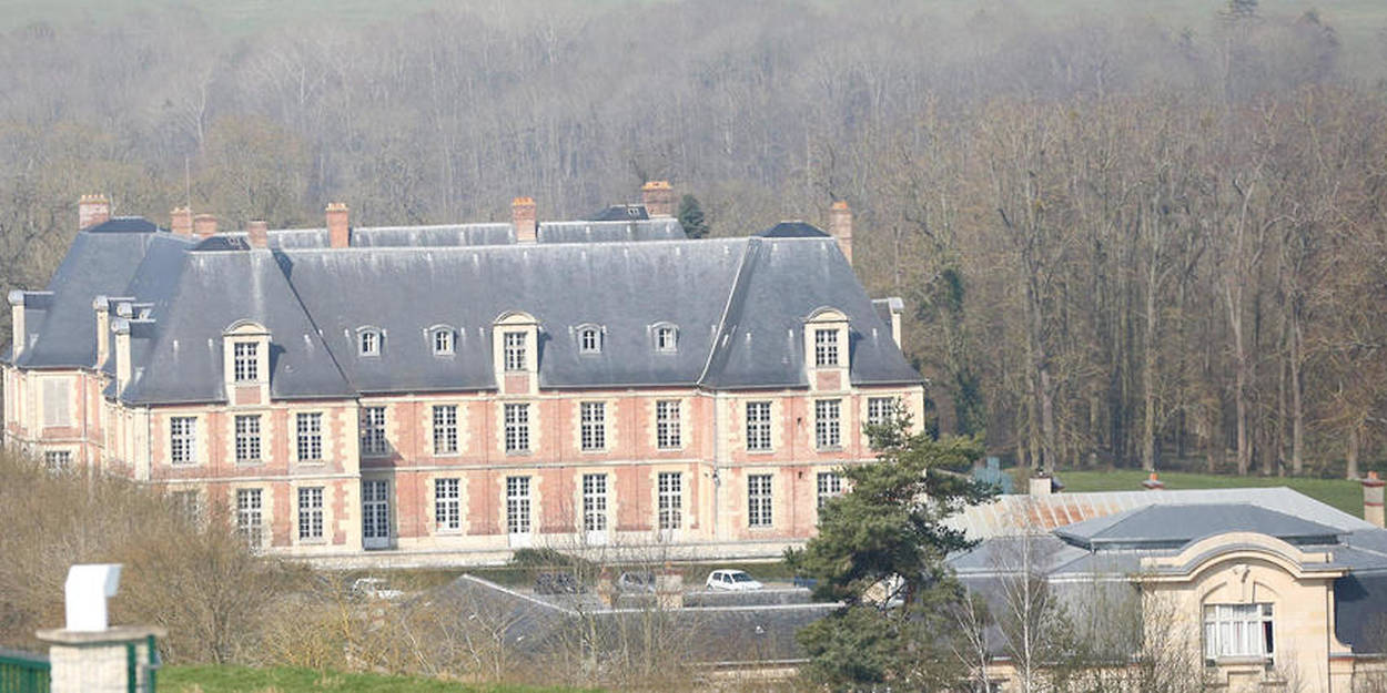 Le Nombre De Chateaux A Vendre En France En Forte Hausse Le Point