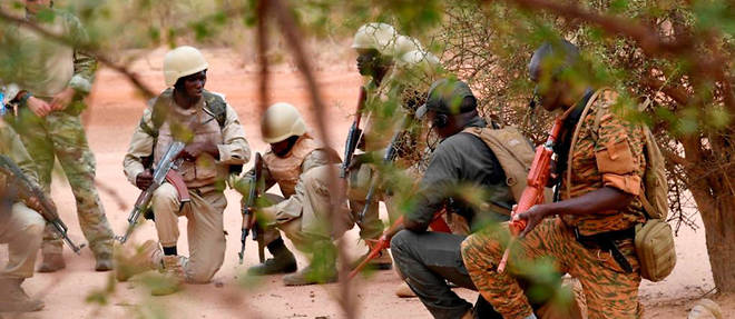 Des militaires burkinabe lors d'un entrainement pour combattre le terrorisme en avril 2018.