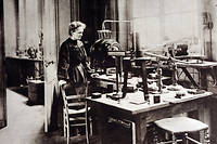 Portrait de la physicienne Marie Curie (Maria Curie Sklodowska ou Sklodovska) (1867-1934) dans son laboratoire de la rue Cuvier en 1912. Paris, Bibliotheque de l'Institut Curie