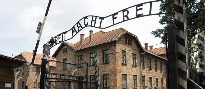 Plus d'un million de juifs de toute l'Europe et cent mille autres personnes ont ete assassines a Auschwitz. 
