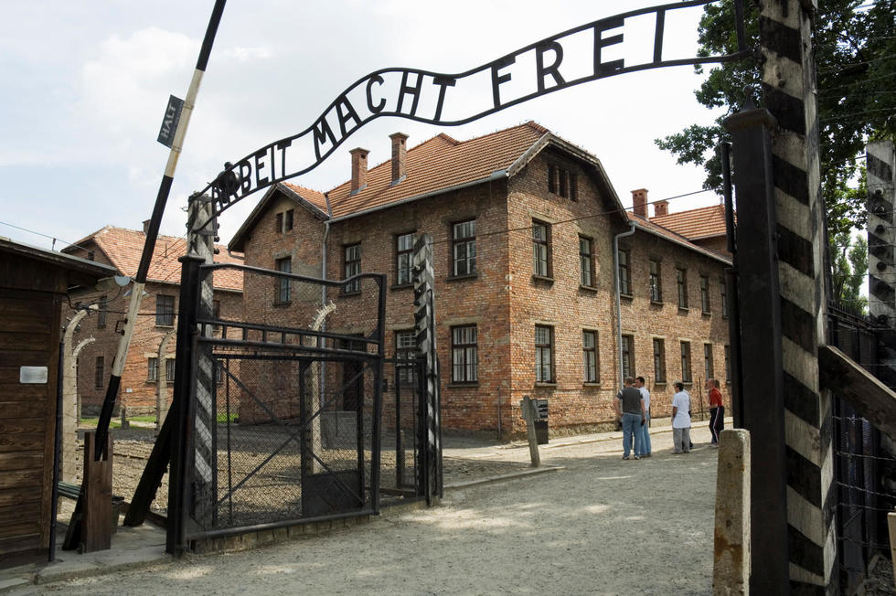 Amazon Des Serviettes De Plage Représentant Auschwitz