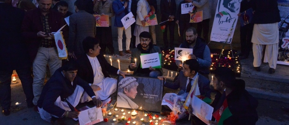 Kaboul: veillee funebre pour le medecin japonais tue avec cinq afghans dans un attentat