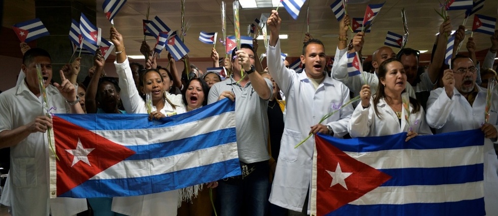Le retour au bercail des medecins cubains, un coup dur pour l'ile