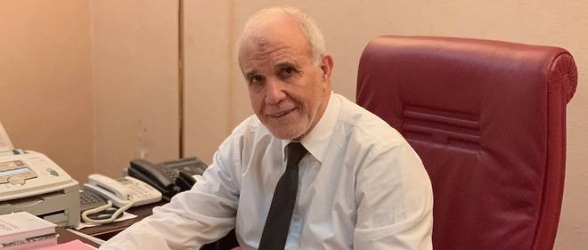 Ancien conseiller du president Abdelaziz Bouteflika puis ministre de la Justice, Mohamed Charfi a du quitter son poste dans le sillage de l'affaire liee au lancement du mandat d'arret international contre l'ancien ministre de l'Energie, Chakib Khelil, en 2013. 

