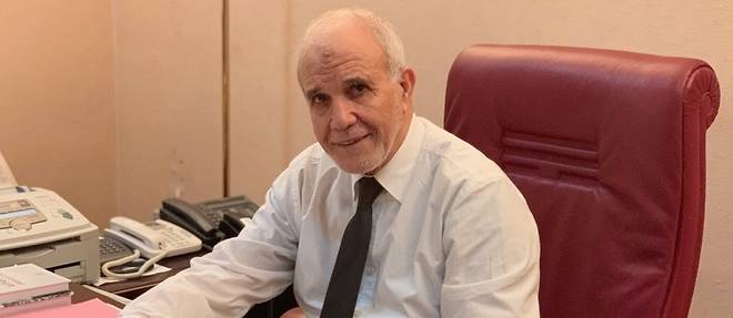 Ancien conseiller du president Abdelaziz Bouteflika puis ministre de la Justice, Mohamed Charfi a du quitter son poste dans le sillage de l'affaire liee au lancement du mandat d'arret international contre l'ancien ministre de l'Energie, Chakib Khelil, en 2013. 
