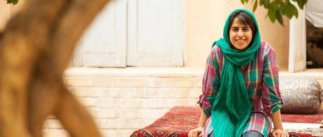 Agee de 35 ans, la realisatrice iranienne Roqiye Tavakoli a grandi a Yazd, une ville traditionnelle au centre de l'Iran. 
