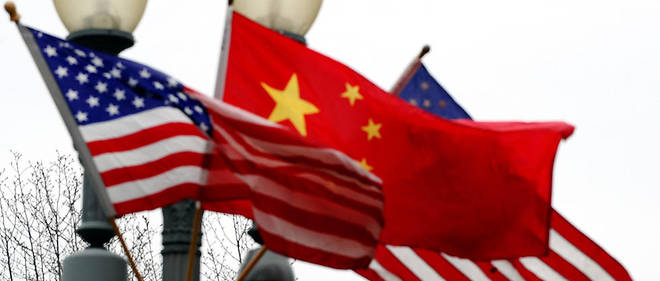 Les Etats-Unis et la Chine viennent d'annoncer vendredi un accord commercial preliminaire apres des mois de bras de fer a coups de taxes douanieres.
